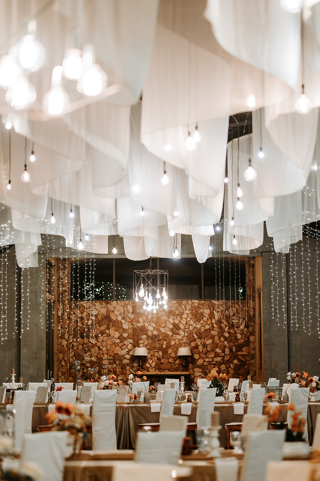 Modern Chic Wedding Party Decor Idea | Lezar Opstal Wedding Venue Heidelberg Modern chic wedding party decor setup at Lezar Opstal Wedding Venue Heidelberg